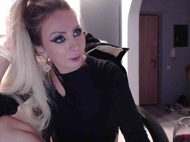 blondalina webcam