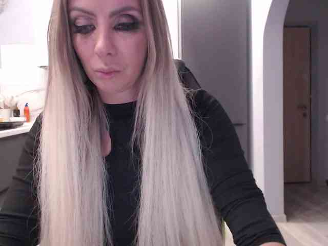 blondalina webcam