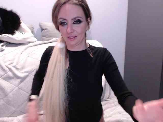 blondalina webcam