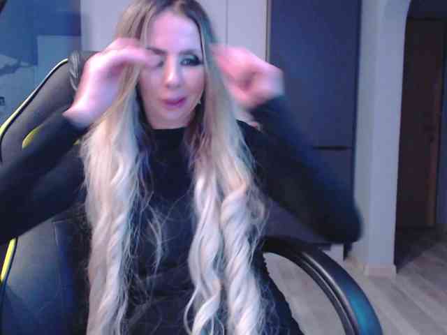 blondalina Live Webcam on BongaCams