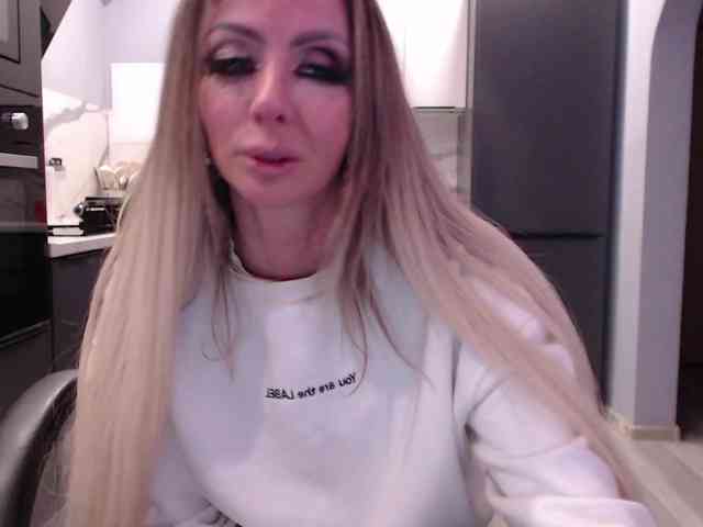 blondalina webcam