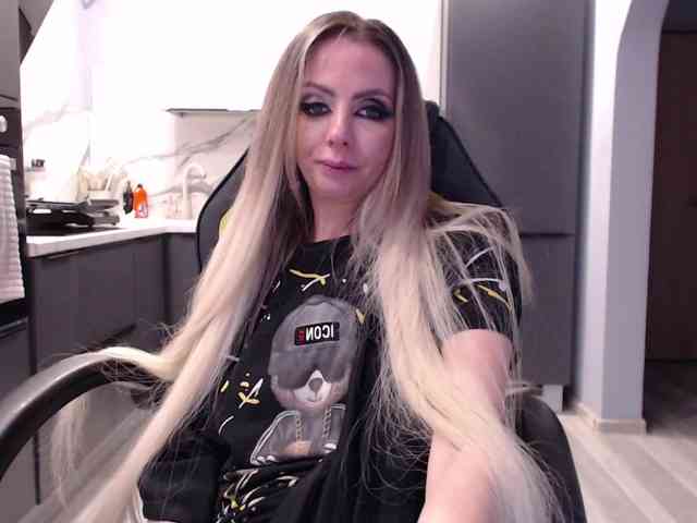 blondalina webcam