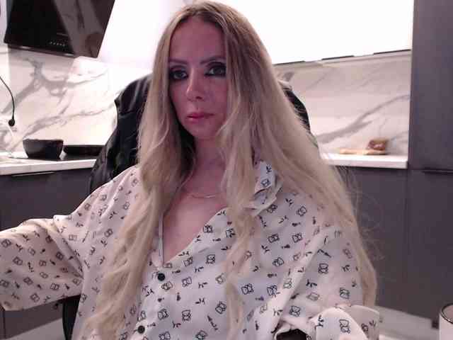 blondalina webcam