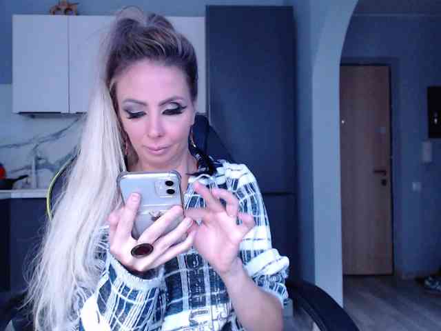 blondalina webcam