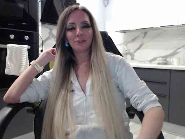 blondalina webcam