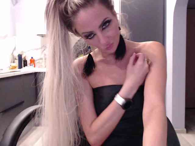 blondalina webcam