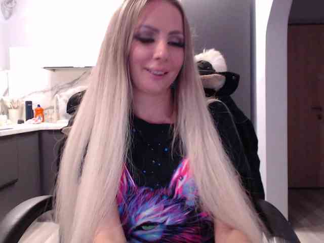 blondalina webcam