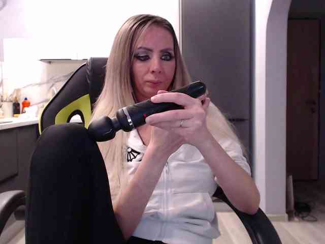 blondalina webcam
