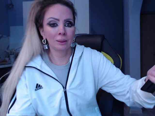 blondalina webcam