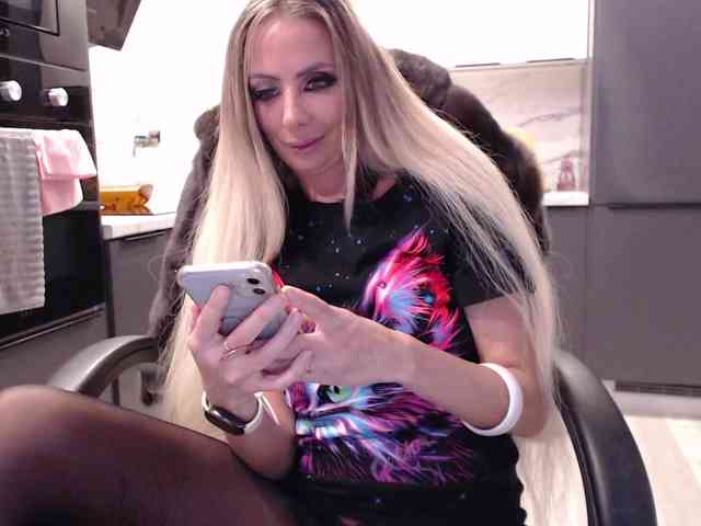 blondalina webcam