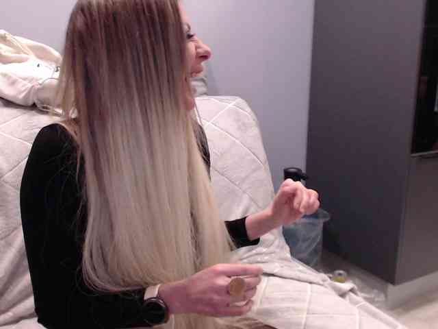 blondalina webcam