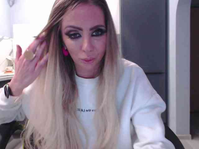 blondalina webcam