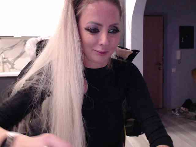 blondalina webcam
