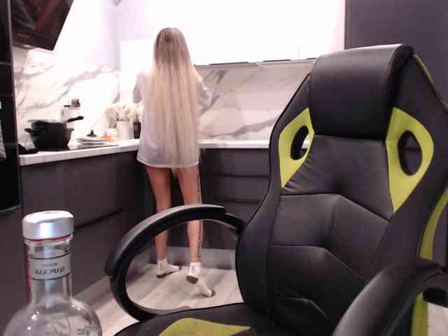 blondalina webcam