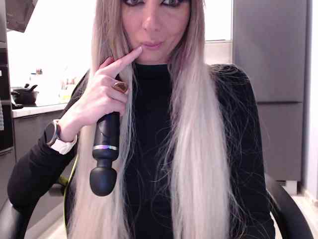 blondalina webcam