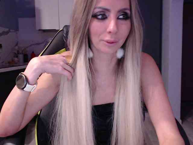 blondalina webcam