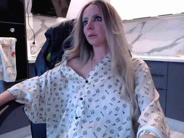 blondalina webcam
