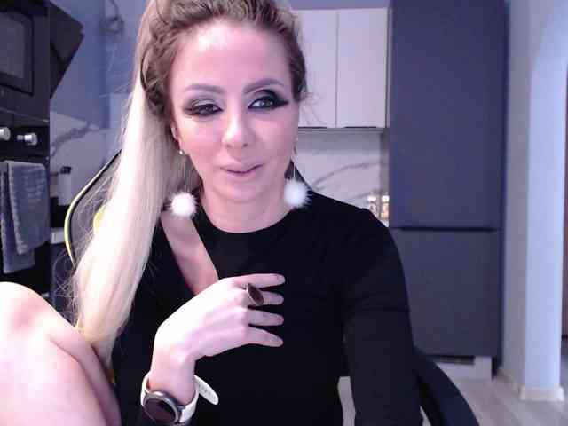 blondalina webcam