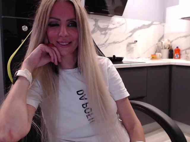 blondalina webcam