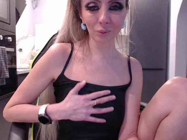 blondalina webcam