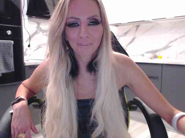 blondalina webcam