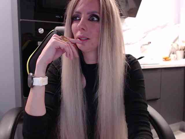 blondalina webcam