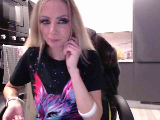 blondalina webcam
