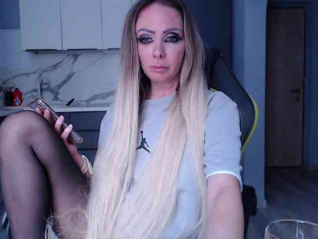 blondalina webcam
