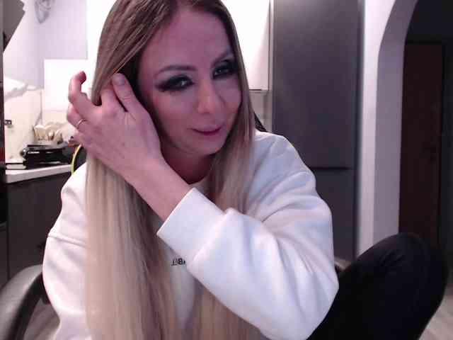 blondalina webcam