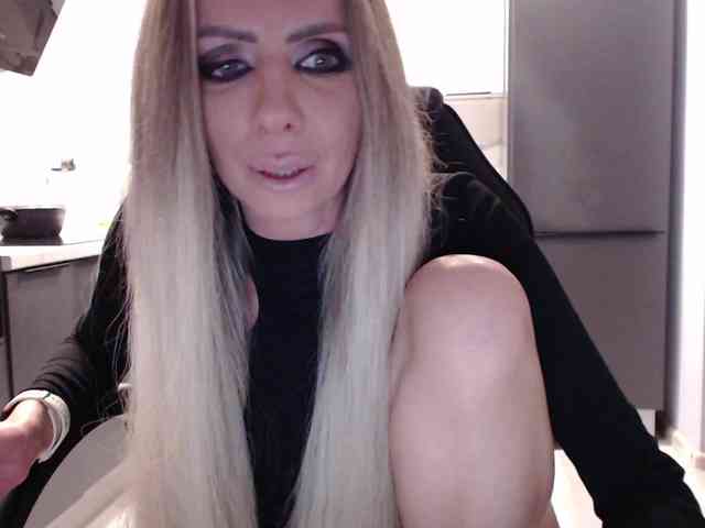 blondalina webcam