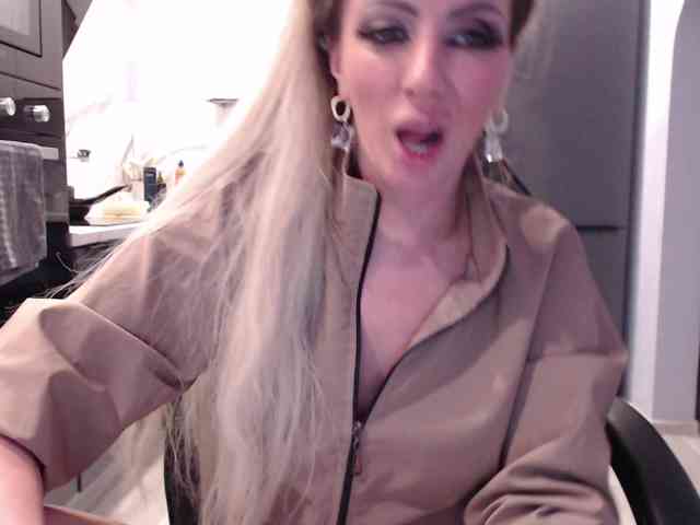 blondalina webcam