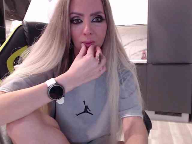 blondalina webcam