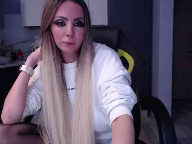 blondalina webcam