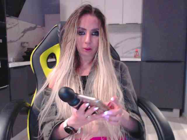 blondalina webcam