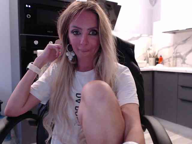 blondalina webcam
