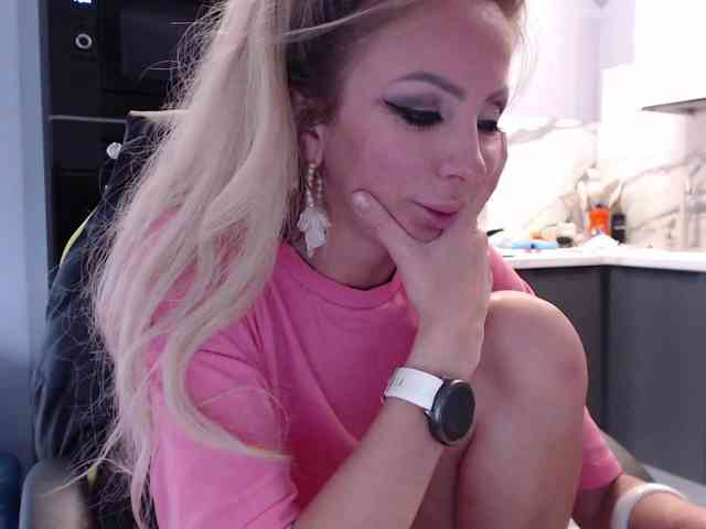 blondalina webcam
