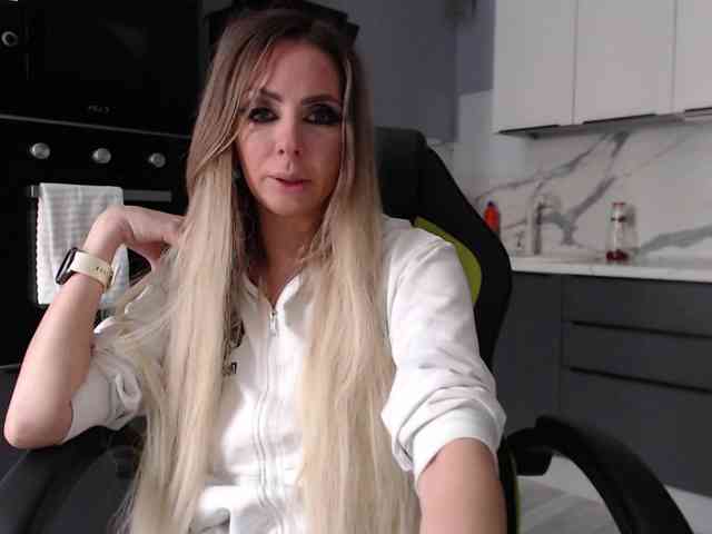 blondalina webcam