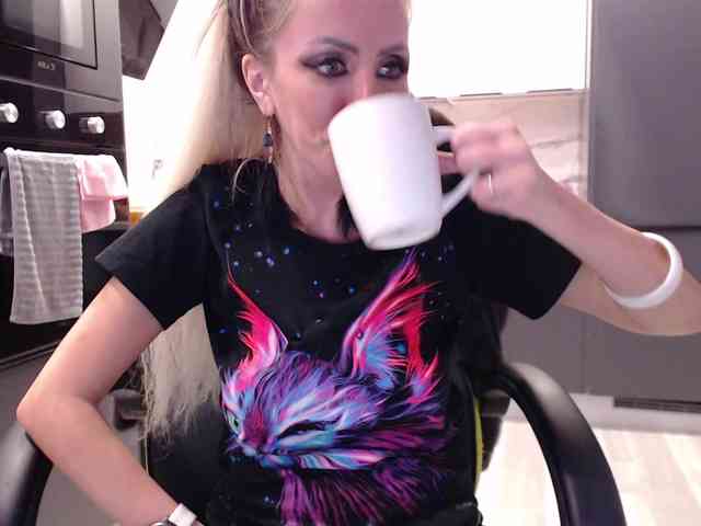 blondalina webcam