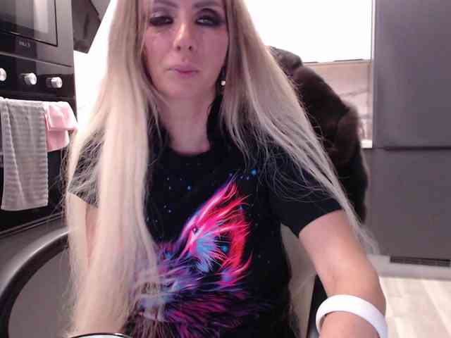 blondalina webcam