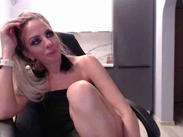 blondalina webcam