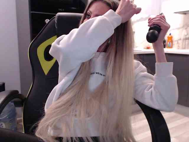 blondalina webcam