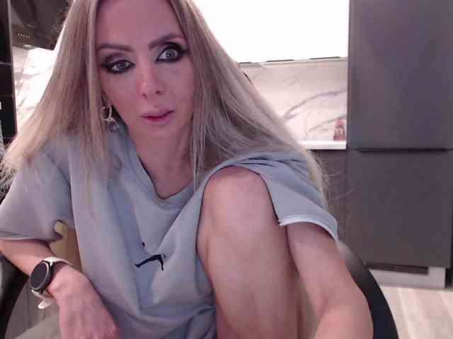 blondalina webcam