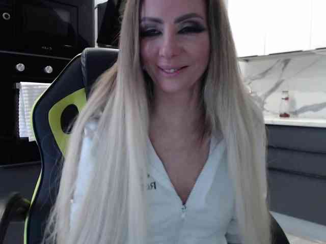blondalina webcam