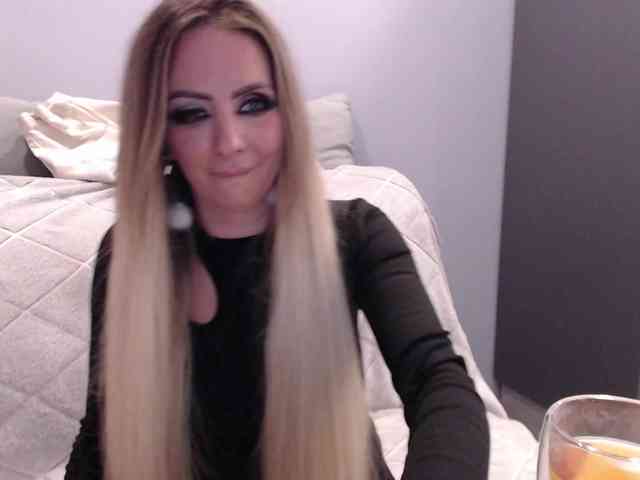 blondalina webcam