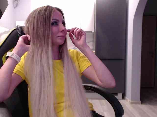 blondalina webcam