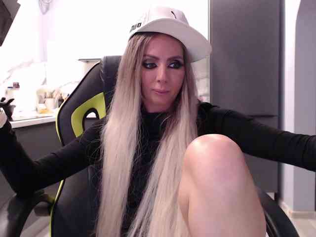 blondalina webcam
