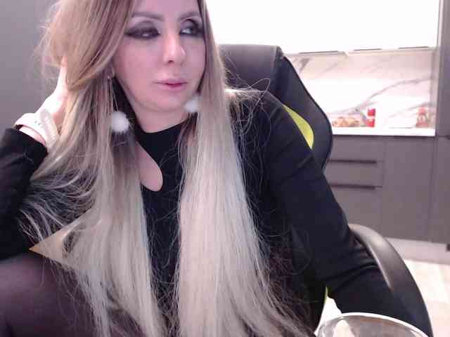 blondalina webcam