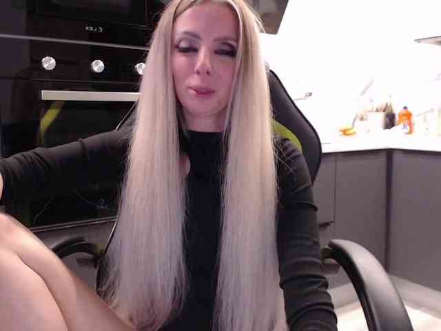 blondalina webcam