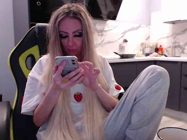 blondalina webcam