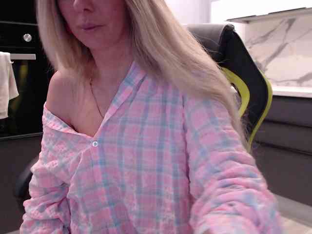 blondalina webcam